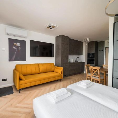Premium Studio Klobucka Airport Warschau Buitenkant foto