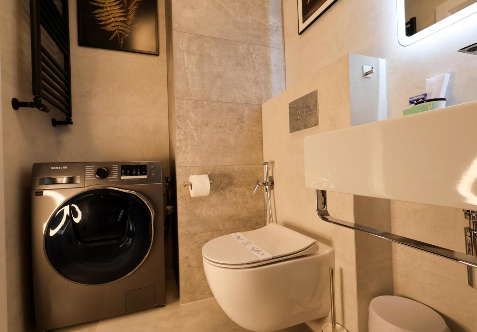 Premium Studio Klobucka Airport Warschau Buitenkant foto